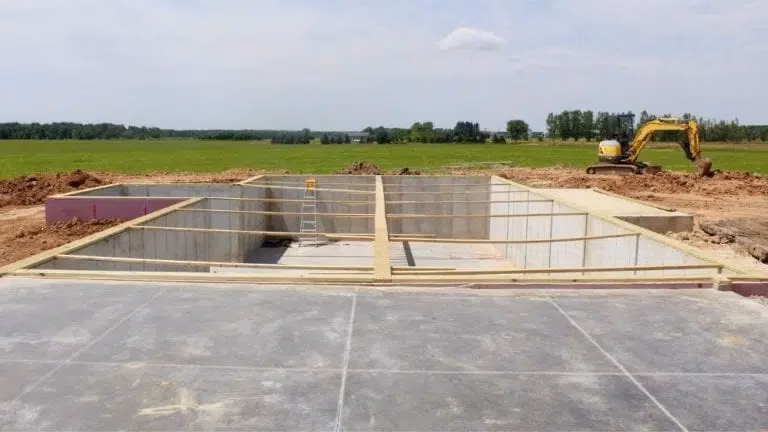 ¿Cómo se llama la base de las construcciones?