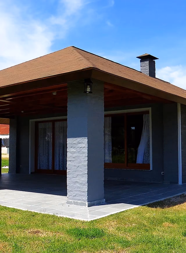 ¿Puedes contratar a un constructor para construir una casa?