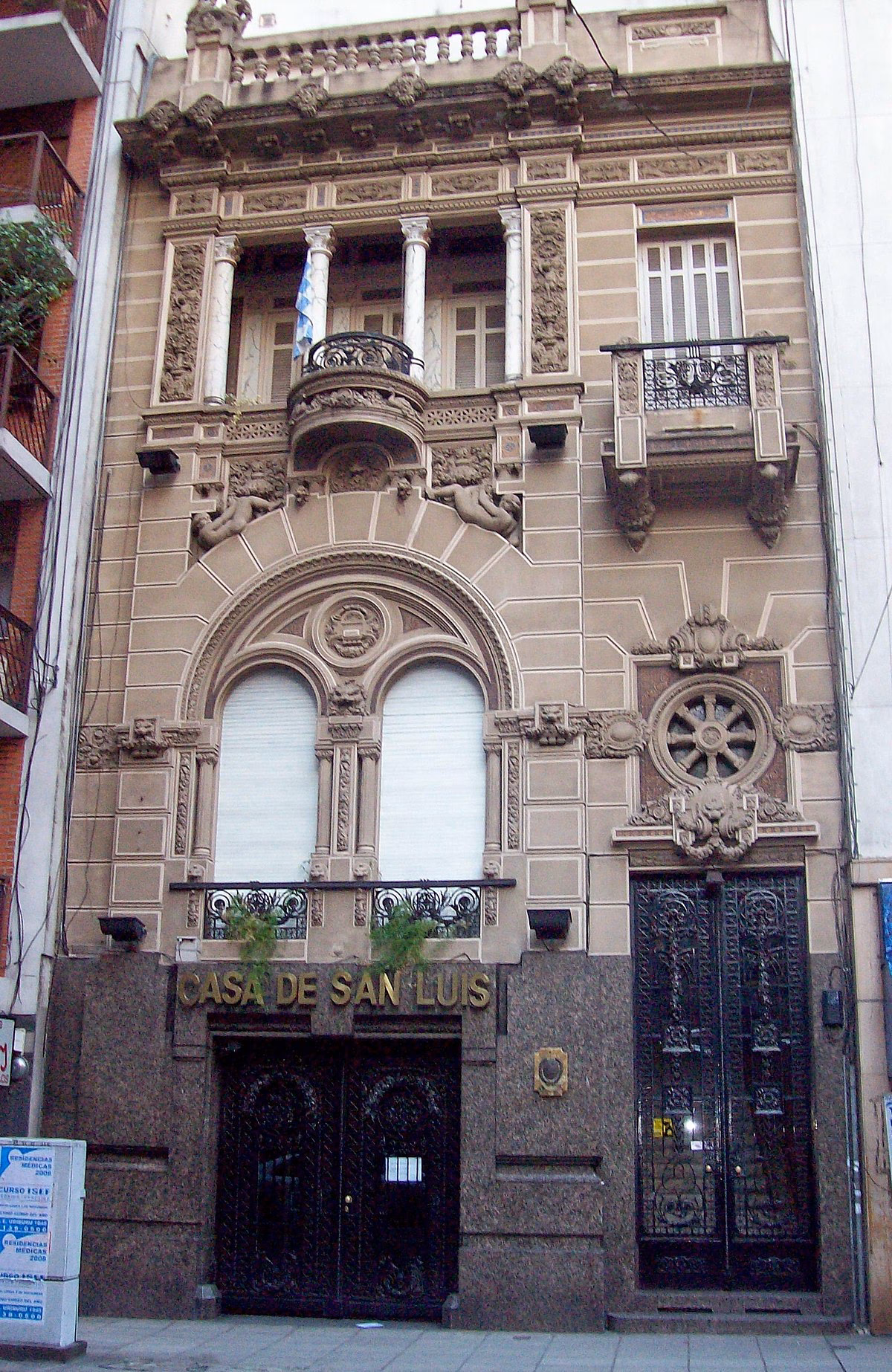 ¿Qué arquitectura tiene la antigua casa de gobierno de San Luis?