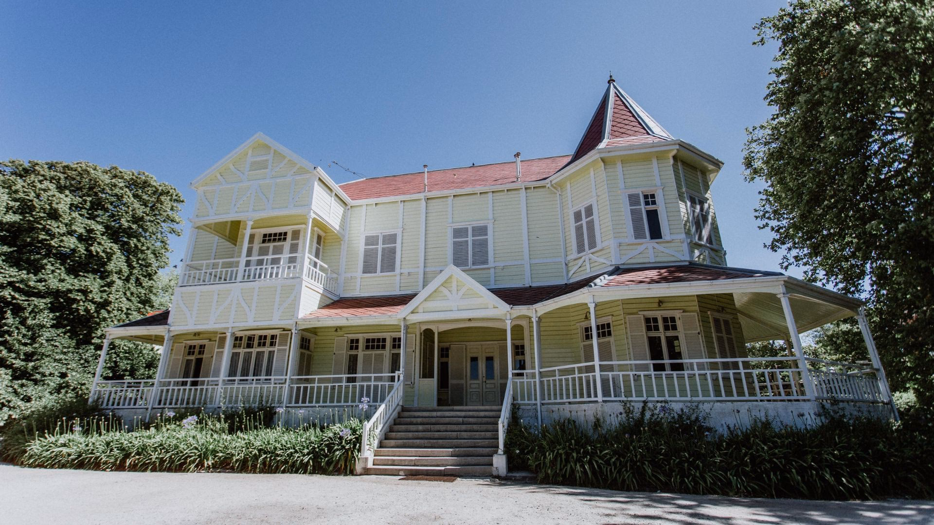 ¿Cuántos años tiene Victoria Ocampo?