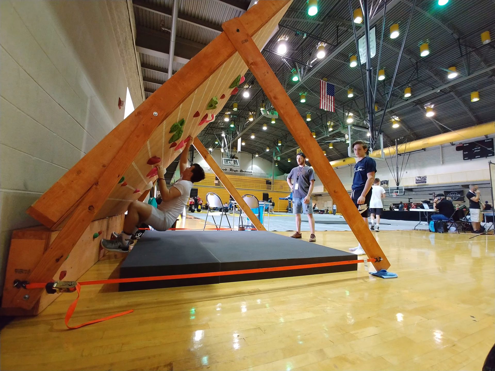 ¿Cuánto cuesta un muro para escalar?