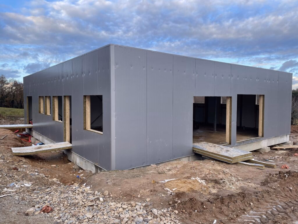¿Puede una casa modular tener una estructura de metal?