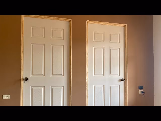 ¿Cuanto cuesta instalar una puerta en el interior de una casa?