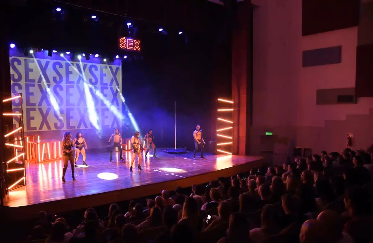 ¿Qué cursos ofrece la Casa de la Cultura?