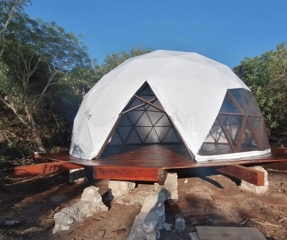 ¿Cuánto cuesta construir una casa con domo geodésico?