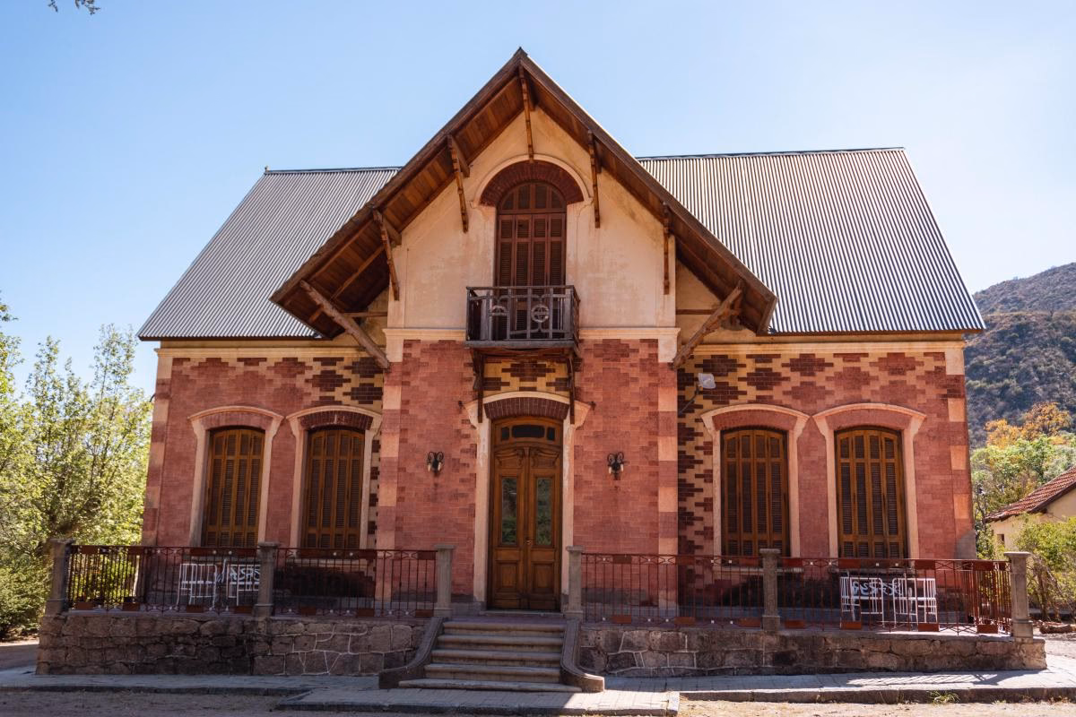 ¿Cuántas personas viven en Capilla del Monte?