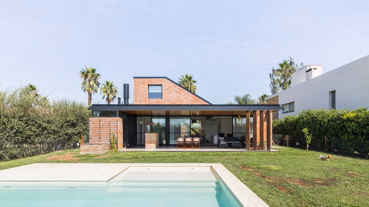 ¿Cuánto cuesta el metro cuadrado en funes?