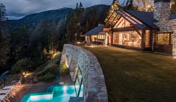 ¿Cómo se les dice a los que viven en Villa La Angostura?