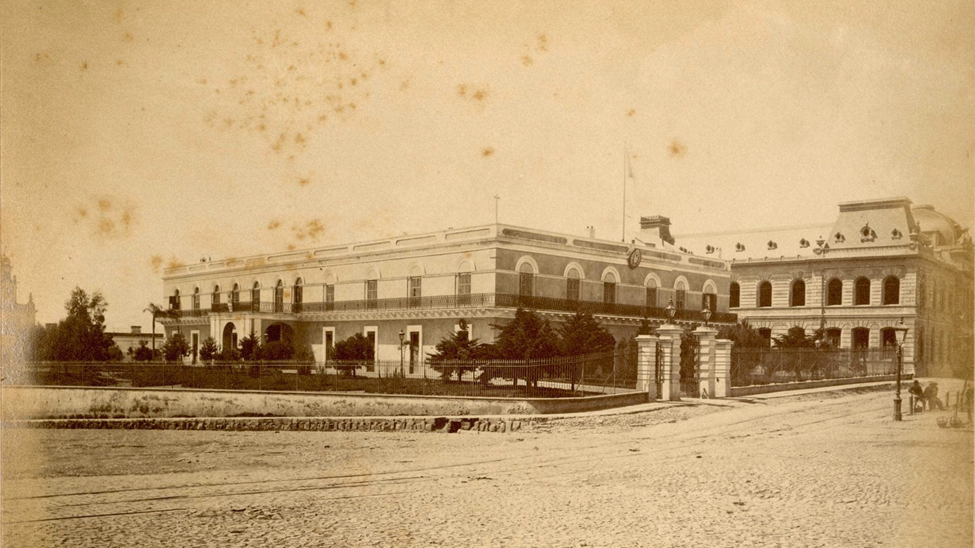 ¿Cuándo comenzó la construcción de la Casa Rosada?