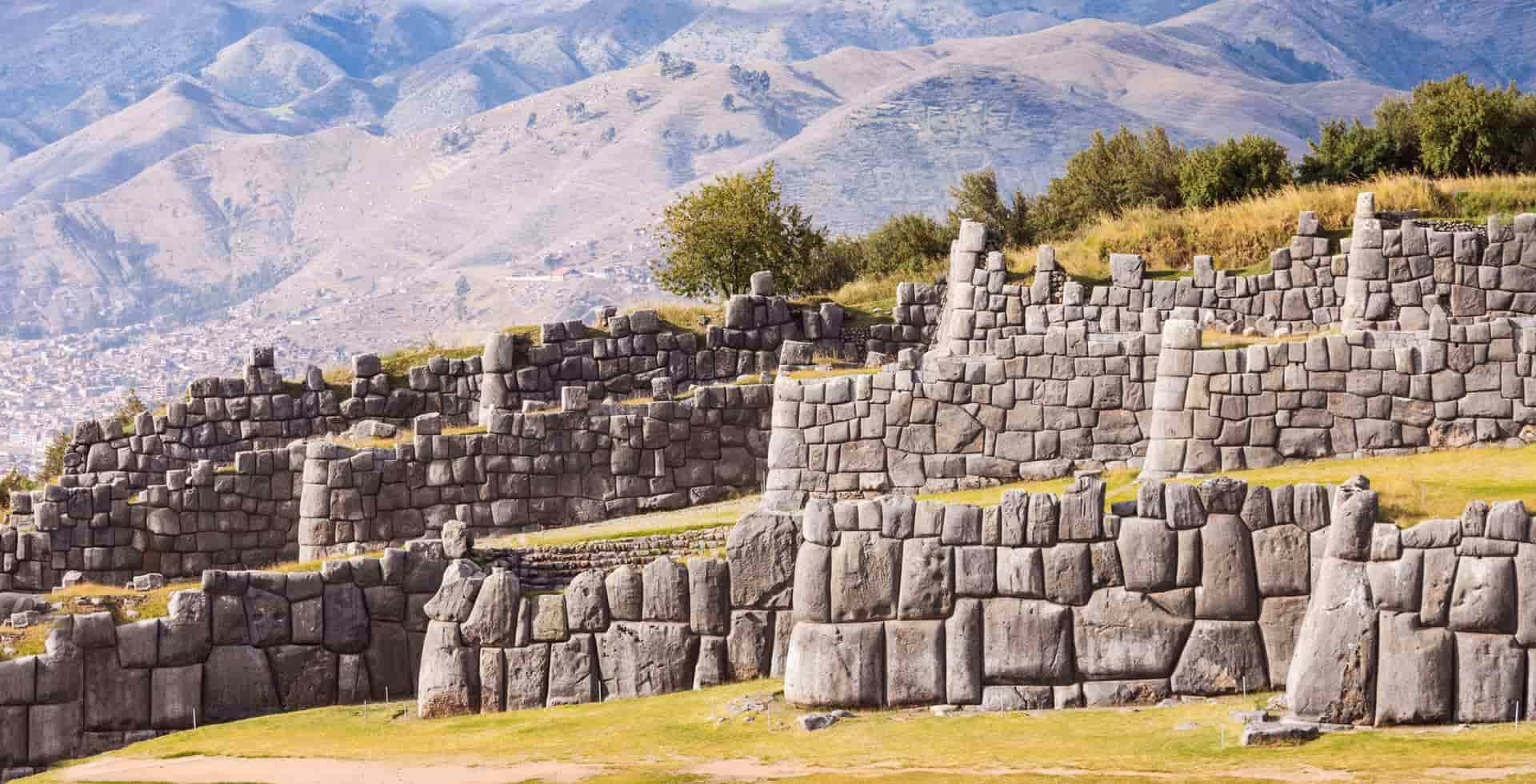 ¿Cómo se construyó la fortaleza de Sacsayhuaman?
