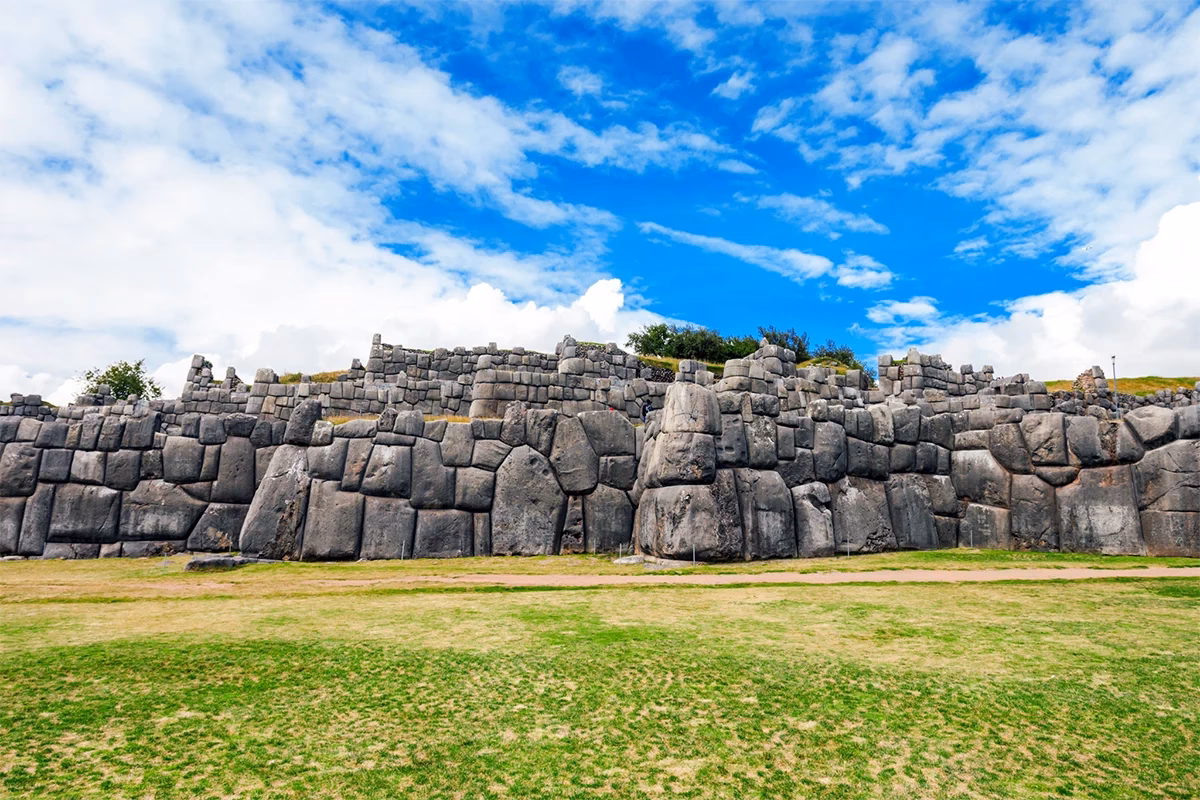 ¿Qué son las Fortalezas de Sacsayhuamán?